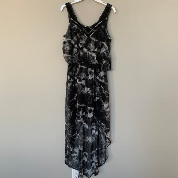 Express Dresses & Skirts - Express sleeveless crepe dress elastic waist high low hem lined size M NWT
